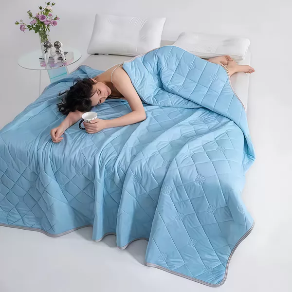 cooling blanket, summer quilt, hypoallergenic blanket, silky blanket, breathable blanket
